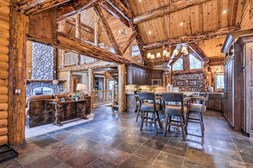Delightful Cabin Vacation Rental with Fire Pit!